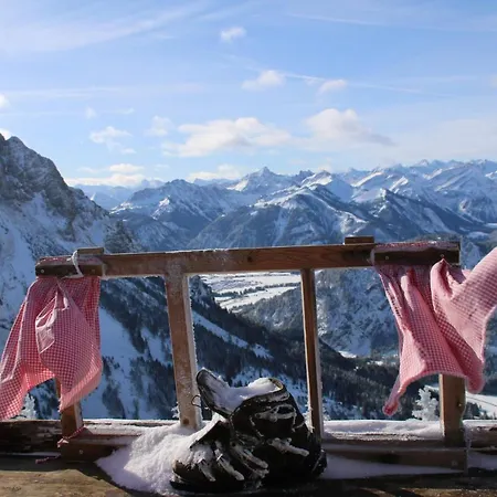 Falkenstein - Ruhige Familienfreundliche 3-zimmer-ferienwohnung Mit Alpenpanorama In Mitte Pfronten