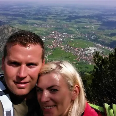 Falkenstein: Peaceful Family In With Königscard